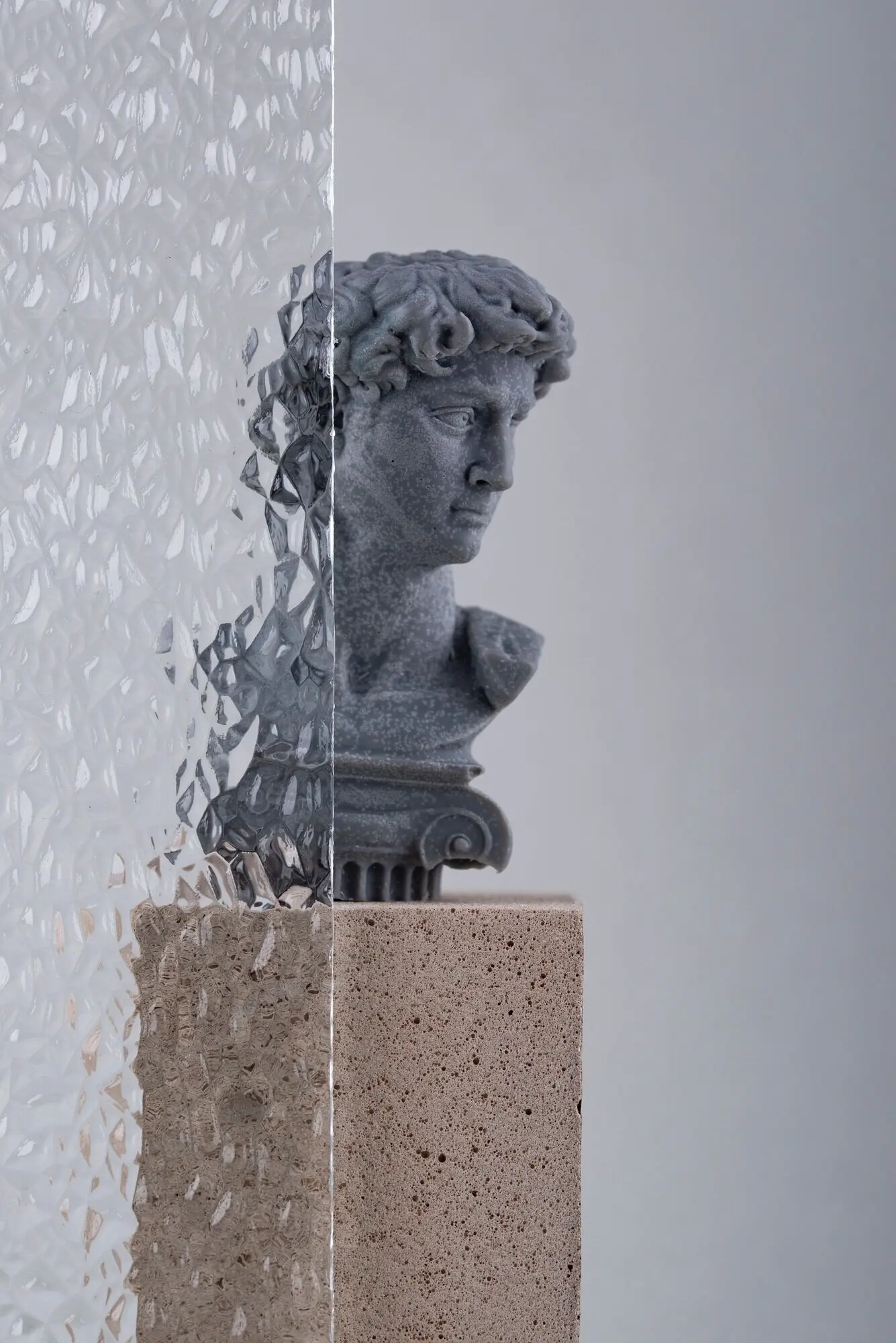 Красивая резьба римской фигуры